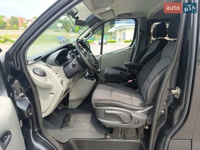 Черный Опель Виваро, объемом двигателя 2.5 л и пробегом 392 тыс. км за 13400 $, фото 18 на Automoto.ua