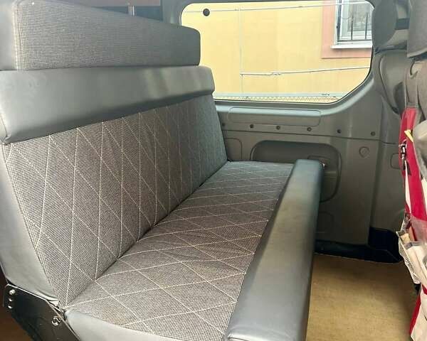 Чорний Опель Віваро, об'ємом двигуна 2.46 л та пробігом 286 тис. км за 12999 $, фото 10 на Automoto.ua