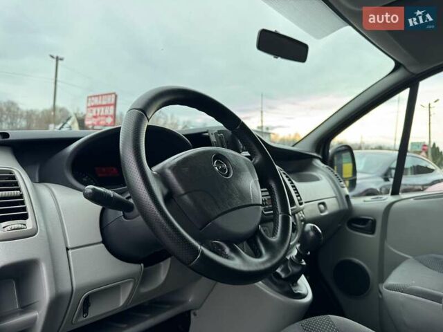 Черный Опель Виваро, объемом двигателя 2 л и пробегом 267 тыс. км за 14900 $, фото 50 на Automoto.ua