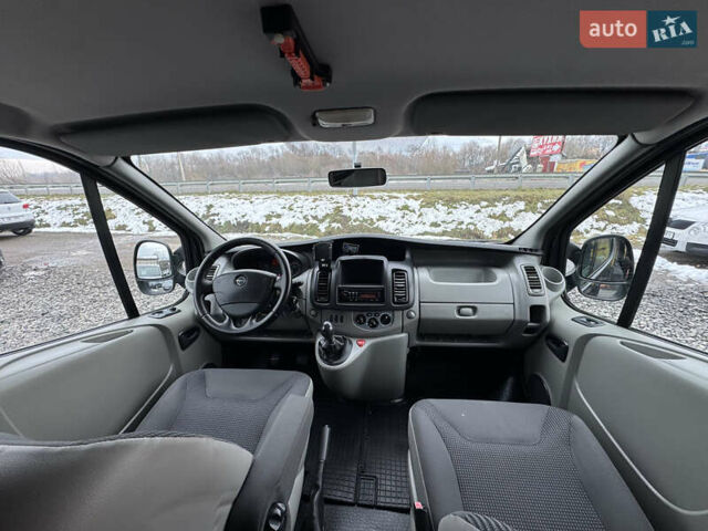 Черный Опель Виваро, объемом двигателя 2 л и пробегом 267 тыс. км за 14900 $, фото 4 на Automoto.ua