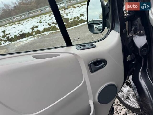 Черный Опель Виваро, объемом двигателя 2 л и пробегом 267 тыс. км за 14900 $, фото 48 на Automoto.ua