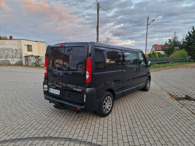 Черный Опель Виваро, объемом двигателя 2 л и пробегом 332 тыс. км за 8800 $, фото 7 на Automoto.ua