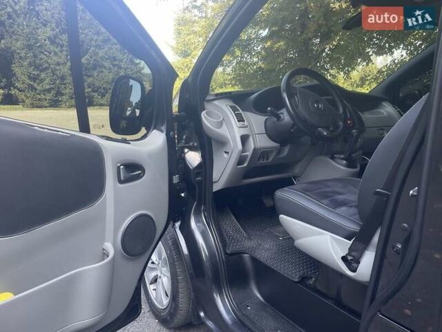 Чорний Опель Віваро, об'ємом двигуна 2 л та пробігом 415 тис. км за 13500 $, фото 6 на Automoto.ua