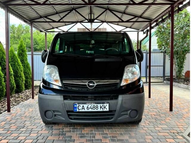 Черный Опель Виваро, объемом двигателя 2 л и пробегом 218 тыс. км за 13700 $, фото 1 на Automoto.ua