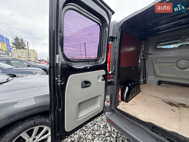 Черный Опель Виваро, объемом двигателя 2 л и пробегом 267 тыс. км за 14900 $, фото 41 на Automoto.ua