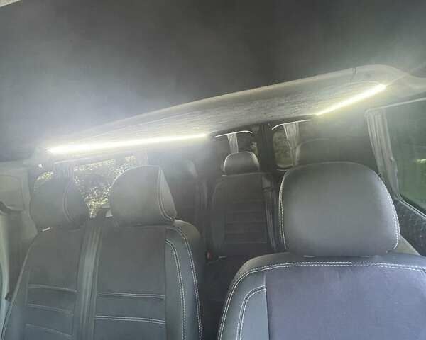 Чорний Опель Віваро, об'ємом двигуна 2 л та пробігом 415 тис. км за 13500 $, фото 5 на Automoto.ua