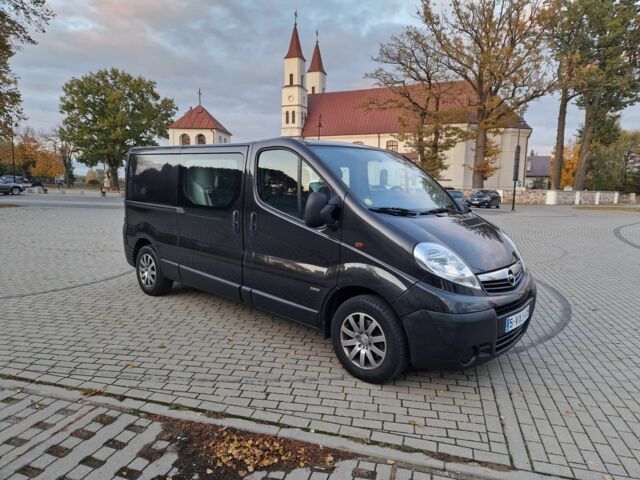 Черный Опель Виваро, объемом двигателя 2 л и пробегом 332 тыс. км за 8800 $, фото 1 на Automoto.ua