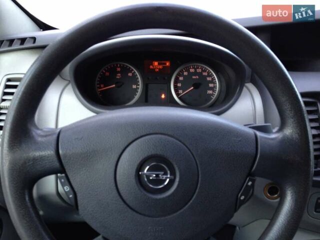 Черный Опель Виваро, объемом двигателя 2 л и пробегом 250 тыс. км за 14200 $, фото 16 на Automoto.ua