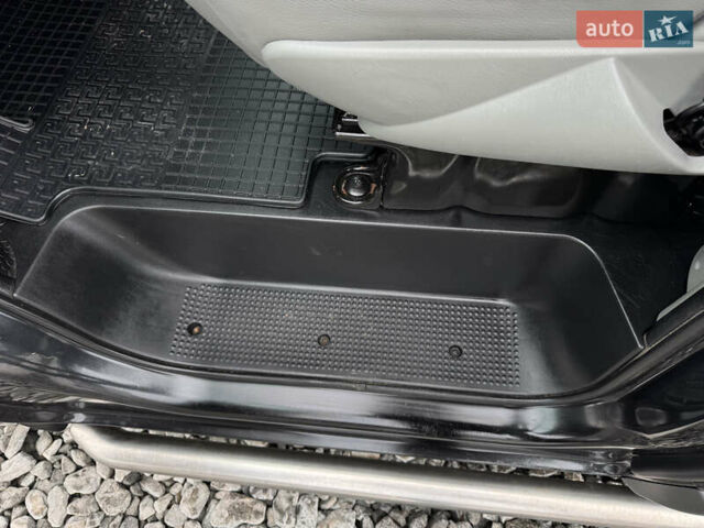 Черный Опель Виваро, объемом двигателя 2 л и пробегом 267 тыс. км за 14900 $, фото 49 на Automoto.ua