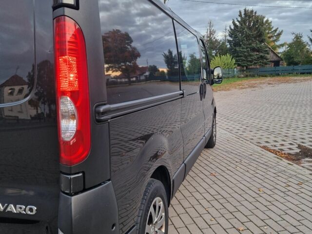 Черный Опель Виваро, объемом двигателя 2 л и пробегом 332 тыс. км за 8800 $, фото 4 на Automoto.ua