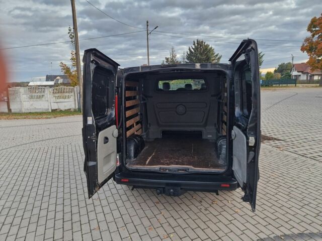 Черный Опель Виваро, объемом двигателя 2 л и пробегом 332 тыс. км за 8800 $, фото 10 на Automoto.ua