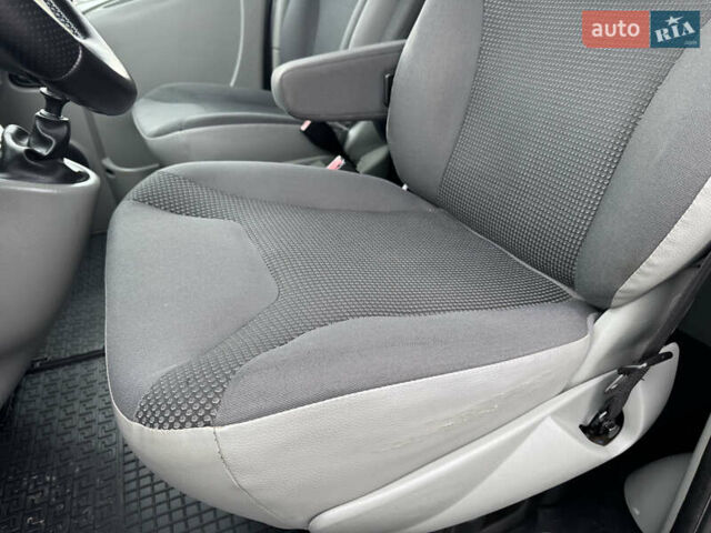 Черный Опель Виваро, объемом двигателя 2 л и пробегом 267 тыс. км за 14900 $, фото 47 на Automoto.ua