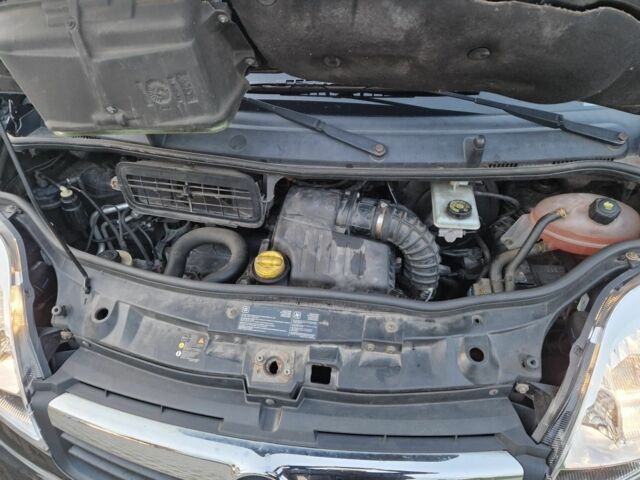 Черный Опель Виваро, объемом двигателя 2 л и пробегом 332 тыс. км за 8800 $, фото 16 на Automoto.ua