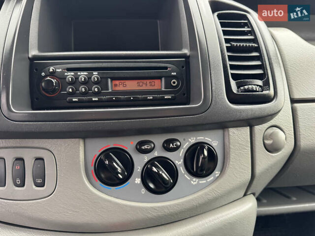 Черный Опель Виваро, объемом двигателя 2 л и пробегом 267 тыс. км за 14900 $, фото 55 на Automoto.ua