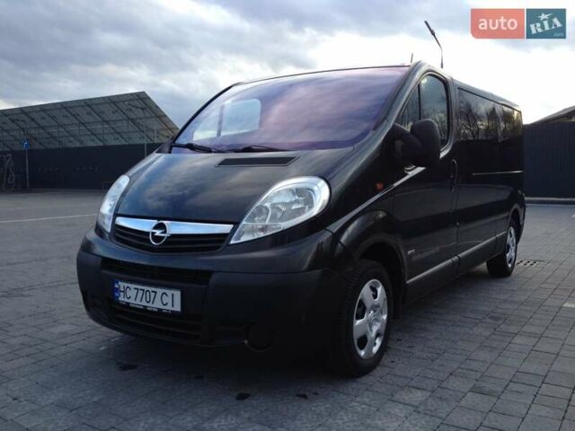 Черный Опель Виваро, объемом двигателя 2 л и пробегом 250 тыс. км за 14200 $, фото 1 на Automoto.ua