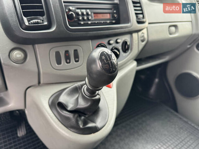 Черный Опель Виваро, объемом двигателя 2 л и пробегом 267 тыс. км за 14900 $, фото 54 на Automoto.ua