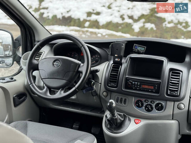 Черный Опель Виваро, объемом двигателя 2 л и пробегом 267 тыс. км за 14900 $, фото 36 на Automoto.ua