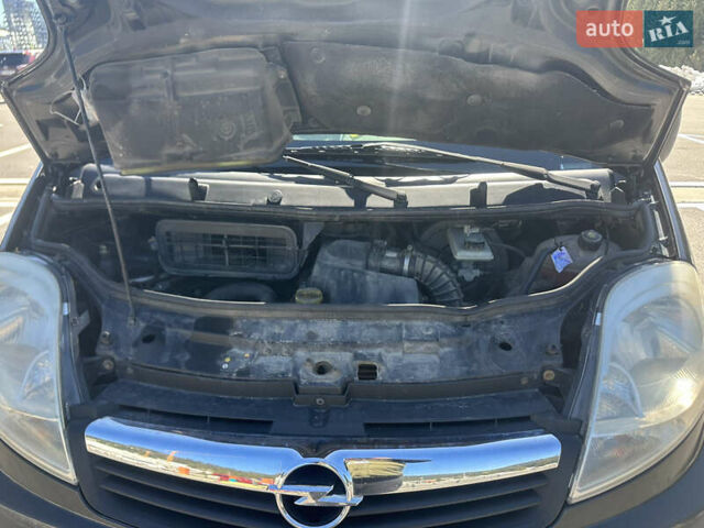 Черный Опель Виваро, объемом двигателя 2 л и пробегом 348 тыс. км за 13500 $, фото 55 на Automoto.ua