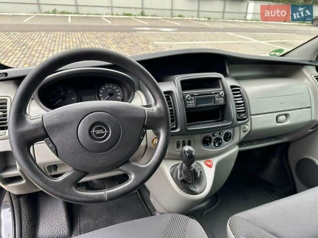 Черный Опель Виваро, объемом двигателя 2 л и пробегом 230 тыс. км за 14550 $, фото 49 на Automoto.ua