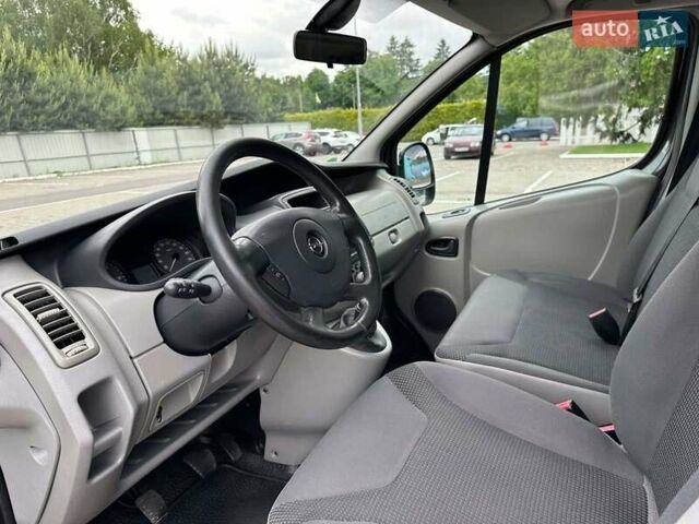 Черный Опель Виваро, объемом двигателя 2 л и пробегом 230 тыс. км за 14550 $, фото 44 на Automoto.ua