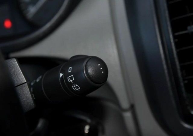 Черный Опель Виваро, объемом двигателя 2 л и пробегом 215 тыс. км за 8500 $, фото 18 на Automoto.ua