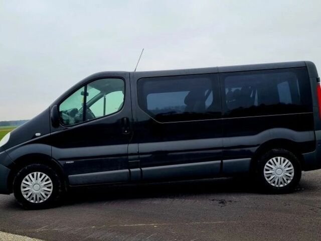 Чорний Опель Віваро, об'ємом двигуна 2 л та пробігом 201 тис. км за 8600 $, фото 5 на Automoto.ua