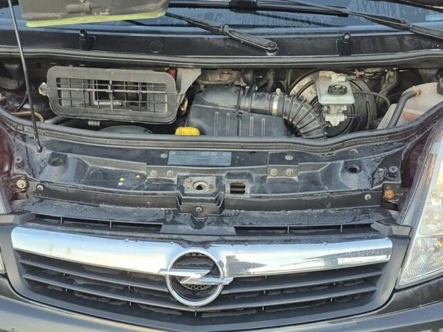 Черный Опель Виваро, объемом двигателя 2 л и пробегом 186 тыс. км за 8800 $, фото 12 на Automoto.ua