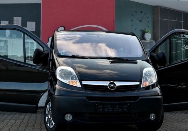Черный Опель Виваро, объемом двигателя 2 л и пробегом 215 тыс. км за 8500 $, фото 23 на Automoto.ua