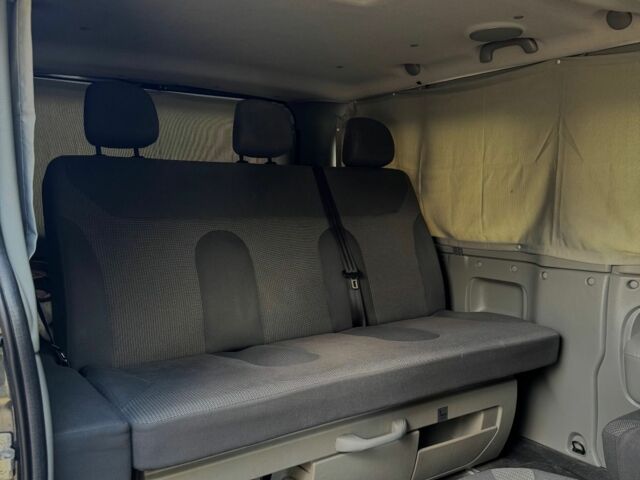 Чорний Опель Віваро, об'ємом двигуна 2 л та пробігом 166 тис. км за 8200 $, фото 12 на Automoto.ua