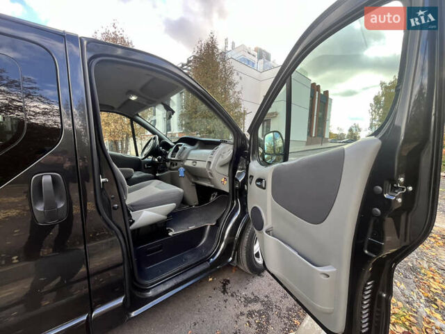 Черный Опель Виваро, объемом двигателя 2 л и пробегом 223 тыс. км за 16500 $, фото 8 на Automoto.ua