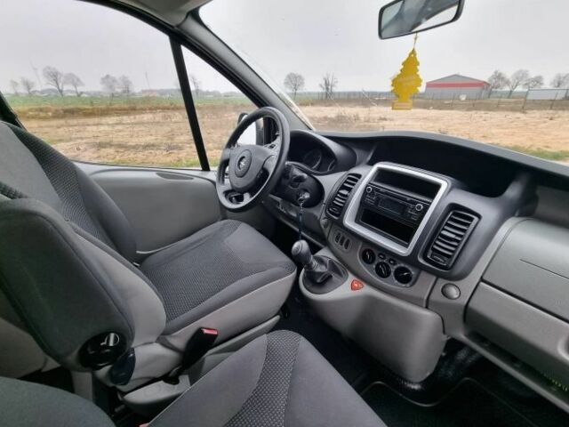 Чорний Опель Віваро, об'ємом двигуна 2 л та пробігом 201 тис. км за 8600 $, фото 10 на Automoto.ua