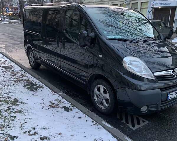Черный Опель Виваро, объемом двигателя 2 л и пробегом 272 тыс. км за 15500 $, фото 1 на Automoto.ua
