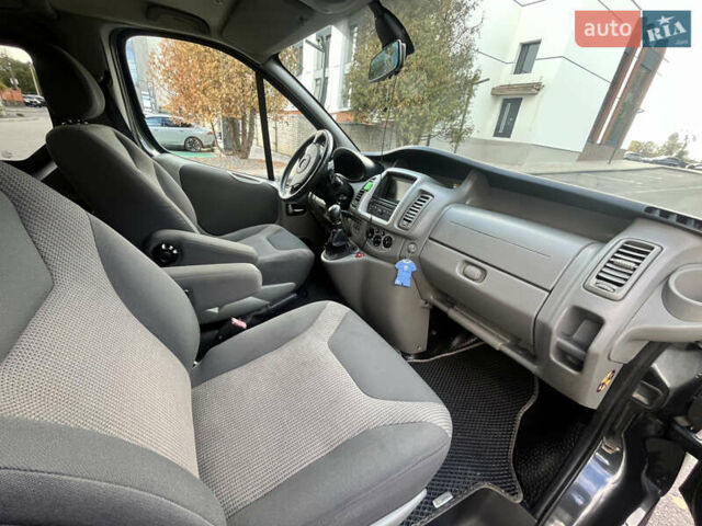 Черный Опель Виваро, объемом двигателя 2 л и пробегом 223 тыс. км за 16500 $, фото 9 на Automoto.ua