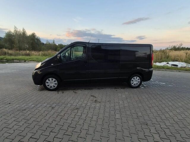 Черный Опель Виваро, объемом двигателя 2 л и пробегом 186 тыс. км за 8800 $, фото 5 на Automoto.ua