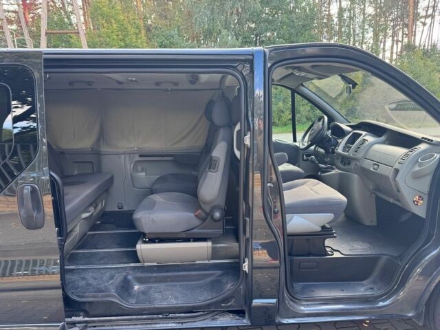 Чорний Опель Віваро, об'ємом двигуна 2 л та пробігом 166 тис. км за 8200 $, фото 7 на Automoto.ua