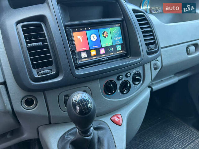 Опель Виваро 2013 в Василькове на Automoto.ua Черный Опель Виваро, объемом двигателя 2 л и пробегом 230 тыс. км за 8000 $, фото 7 на Automoto.ua