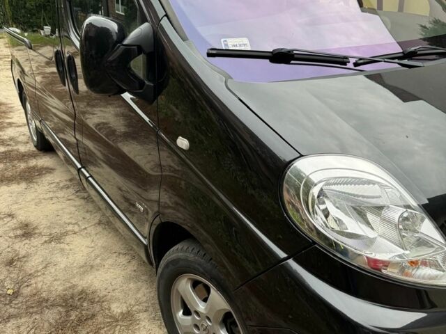 Чорний Опель Віваро, об'ємом двигуна 2 л та пробігом 166 тис. км за 8200 $, фото 5 на Automoto.ua