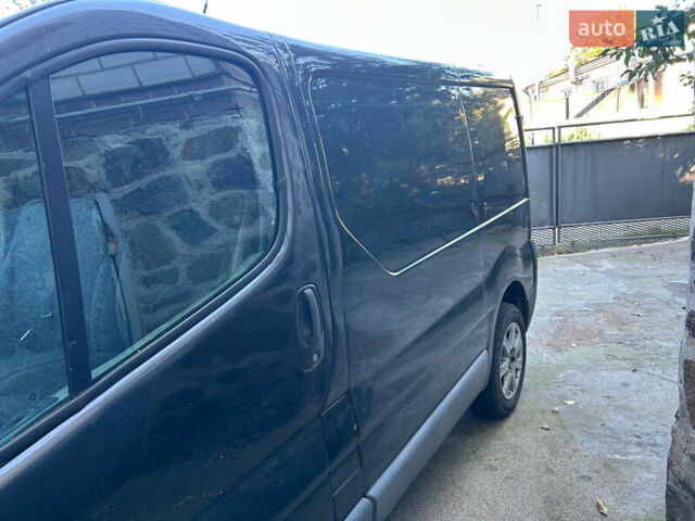 Опель Виваро 2013 в Василькове на Automoto.ua Черный Опель Виваро, объемом двигателя 2 л и пробегом 230 тыс. км за 8000 $, фото 3 на Automoto.ua
