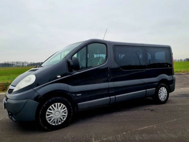 Чорний Опель Віваро, об'ємом двигуна 2 л та пробігом 201 тис. км за 8600 $, фото 4 на Automoto.ua