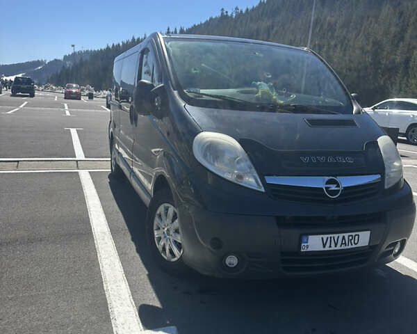 Черный Опель Виваро, объемом двигателя 2 л и пробегом 348 тыс. км за 13500 $, фото 9 на Automoto.ua
