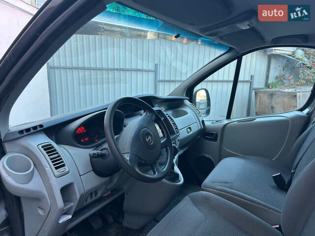 Опель Виваро 2013 в Василькове на Automoto.ua Черный Опель Виваро, объемом двигателя 2 л и пробегом 230 тыс. км за 8000 $, фото 8 на Automoto.ua