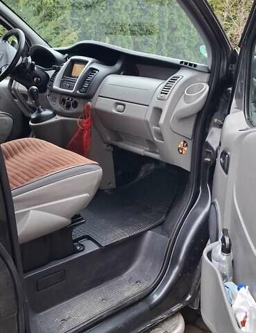 Чорний Опель Віваро, об'ємом двигуна 2 л та пробігом 247 тис. км за 15300 $, фото 21 на Automoto.ua