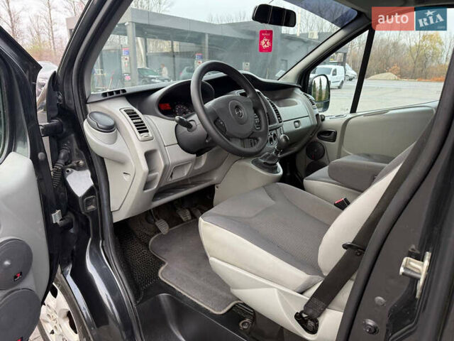 Черный Опель Виваро, объемом двигателя 2 л и пробегом 312 тыс. км за 13950 $, фото 13 на Automoto.ua