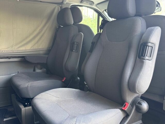 Чорний Опель Віваро, об'ємом двигуна 2 л та пробігом 166 тис. км за 8200 $, фото 14 на Automoto.ua