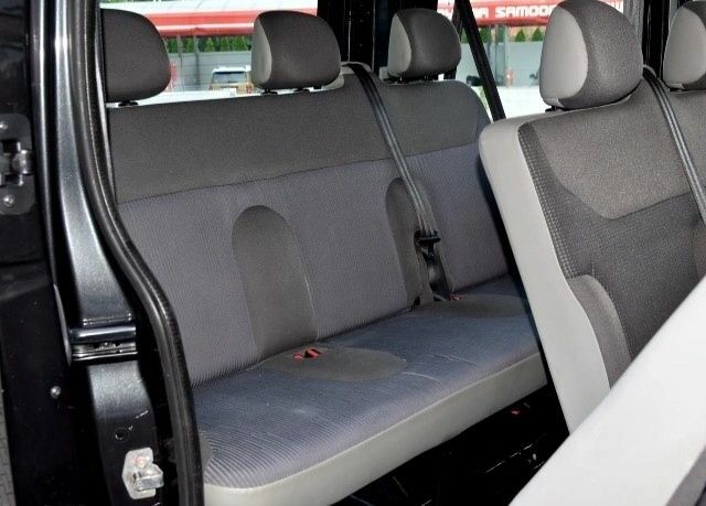 Черный Опель Виваро, объемом двигателя 2 л и пробегом 215 тыс. км за 8500 $, фото 14 на Automoto.ua