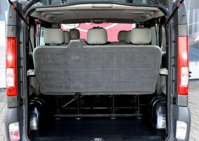 Черный Опель Виваро, объемом двигателя 2 л и пробегом 215 тыс. км за 8500 $, фото 8 на Automoto.ua