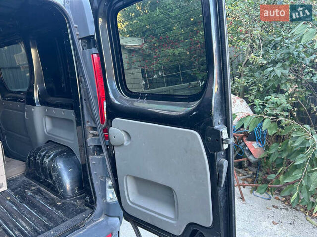 Опель Виваро 2013 в Василькове на Automoto.ua Черный Опель Виваро, объемом двигателя 2 л и пробегом 230 тыс. км за 8000 $, фото 13 на Automoto.ua