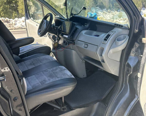 Черный Опель Виваро, объемом двигателя 2 л и пробегом 348 тыс. км за 13500 $, фото 27 на Automoto.ua