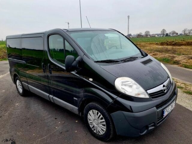 Чорний Опель Віваро, об'ємом двигуна 2 л та пробігом 201 тис. км за 8600 $, фото 3 на Automoto.ua