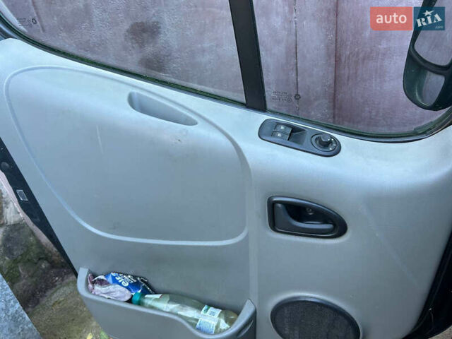 Опель Виваро 2013 в Василькове на Automoto.ua Черный Опель Виваро, объемом двигателя 2 л и пробегом 230 тыс. км за 8000 $, фото 6 на Automoto.ua